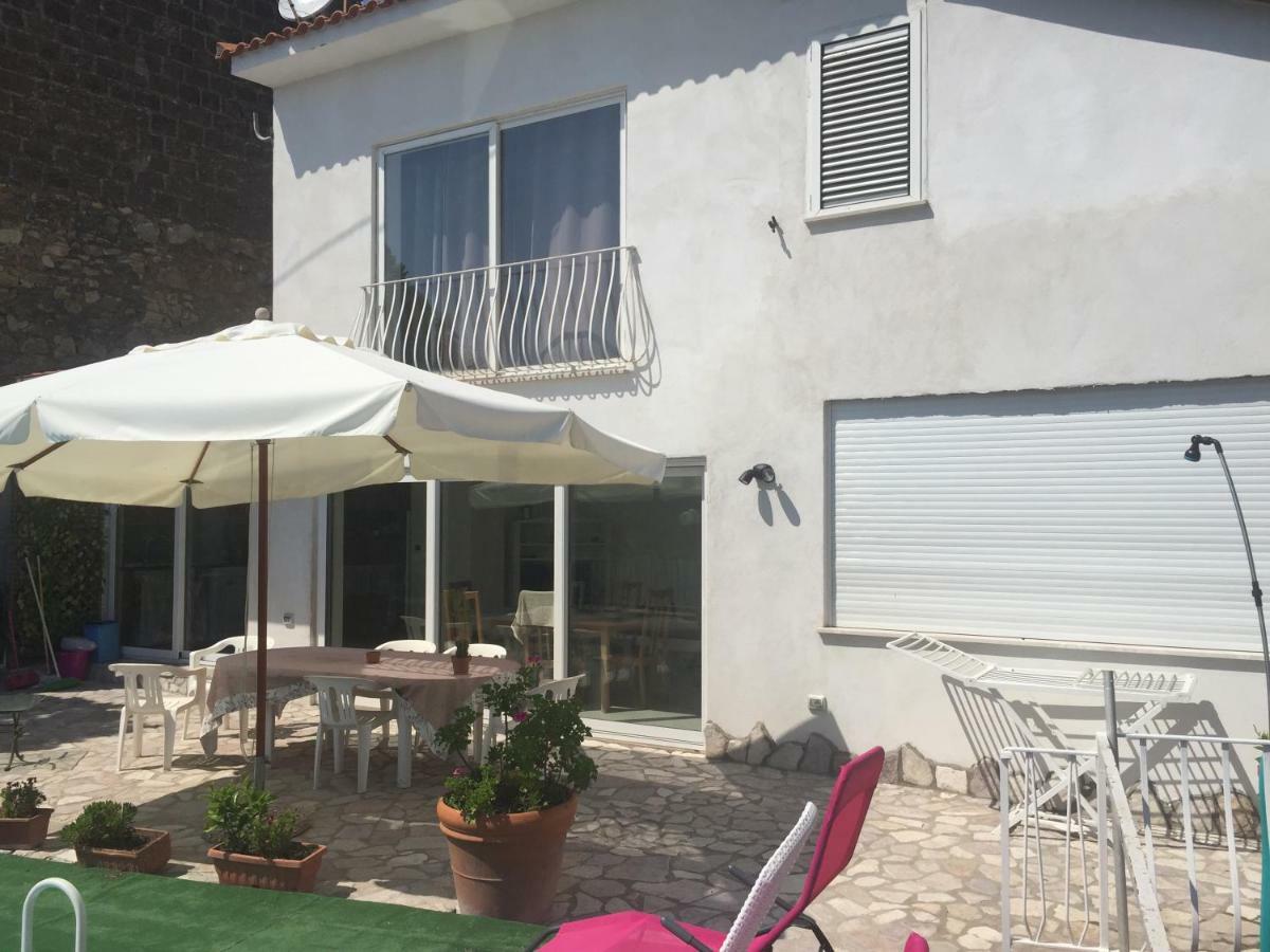 Villa Asia Holiday Home SantʼAgata sui Due Golfi المظهر الخارجي الصورة