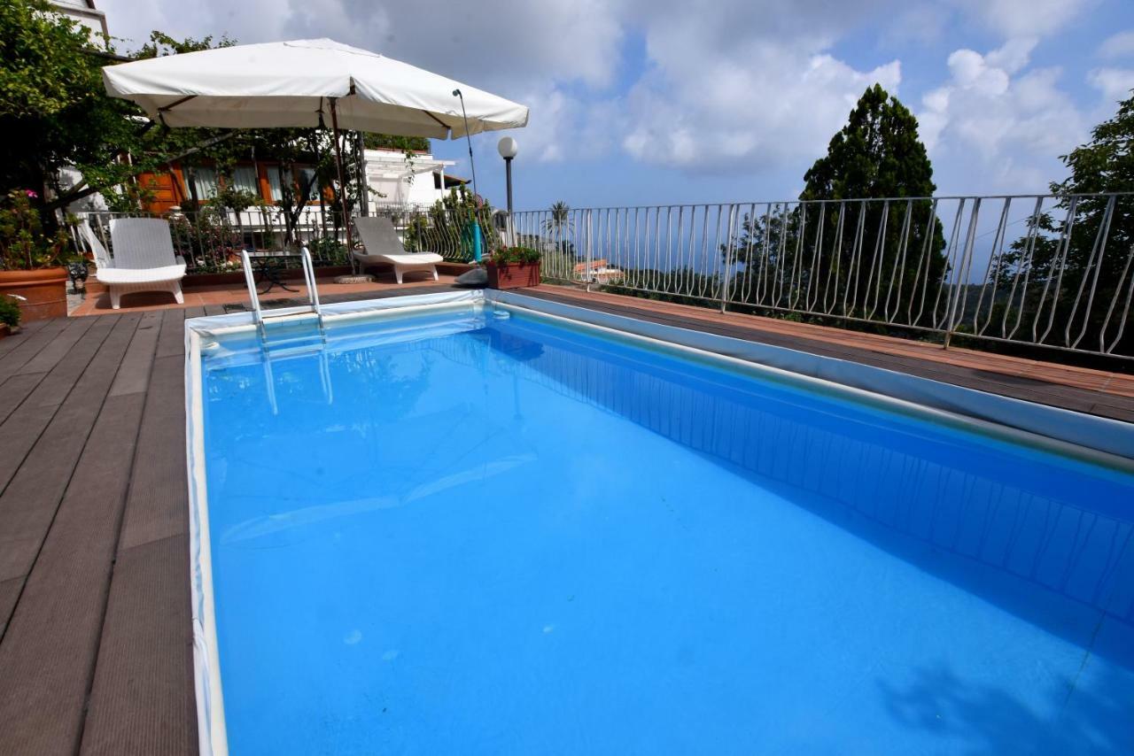 Villa Asia Holiday Home SantʼAgata sui Due Golfi المظهر الخارجي الصورة