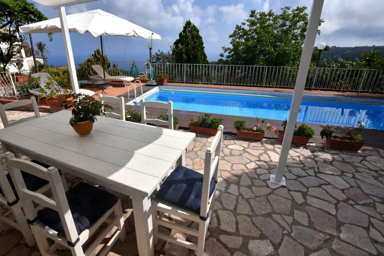 Villa Asia Holiday Home SantʼAgata sui Due Golfi المظهر الخارجي الصورة